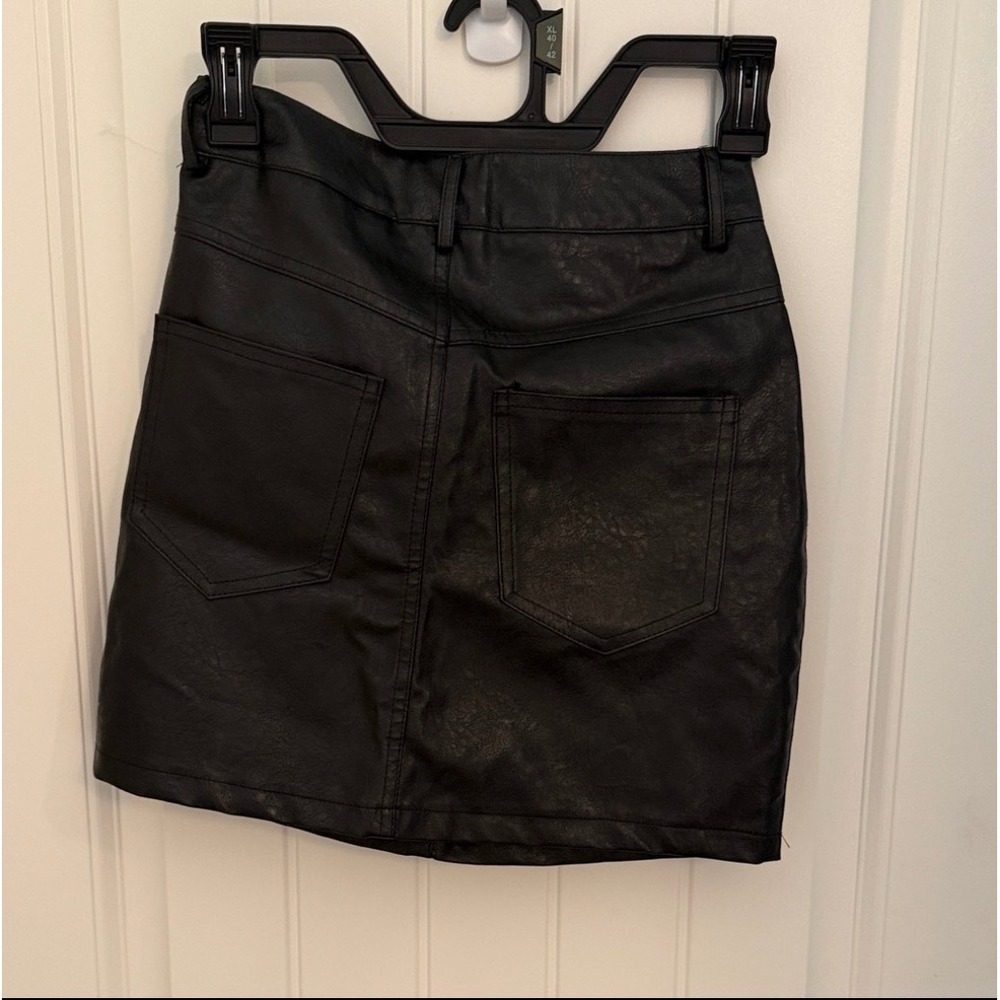 Lioness Thank You Next Mini Skirt Black Faux Leather Vegan XS US 2 AU 6 NEW - Picture 4 of 5